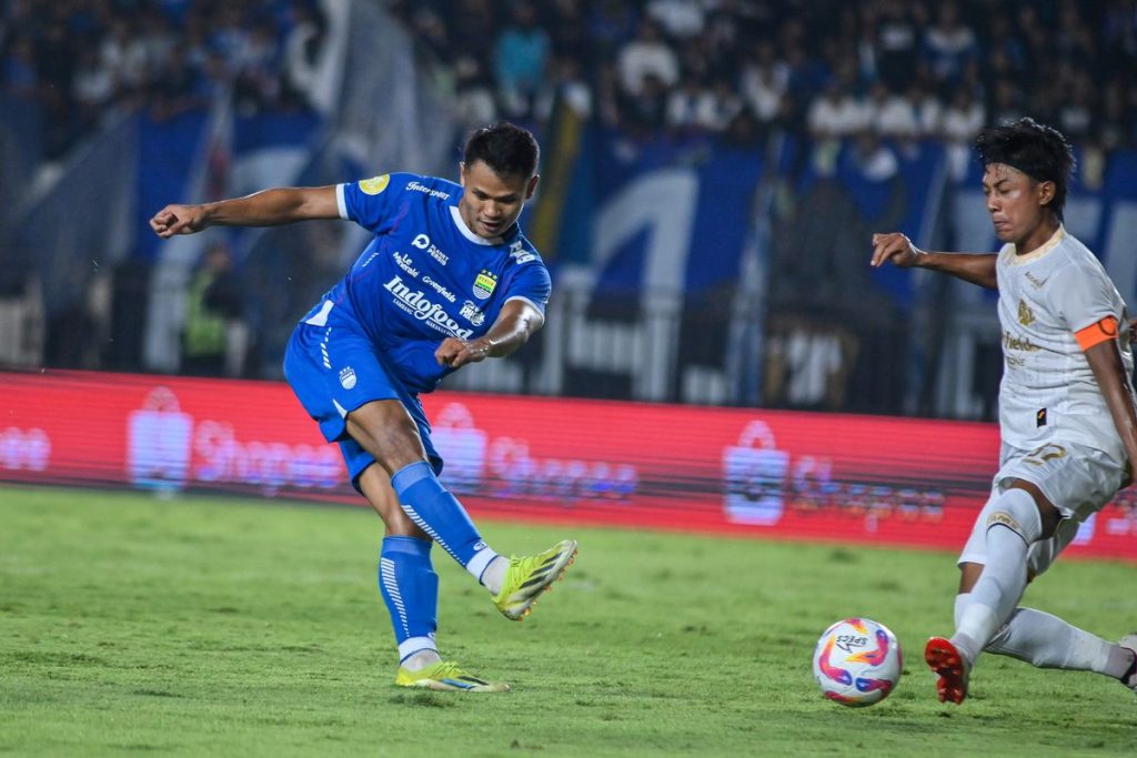 Super League Pekan ke-29: Persib dan Borneo Berebut Puncak, Semen Padang Berjuang Keluar Zona Degradasi