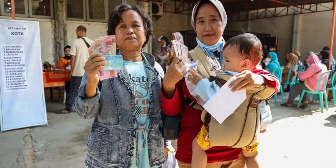 Siapa Saja Yang Berhak Menerima Bansos? Simak Penjelasannya Disini!