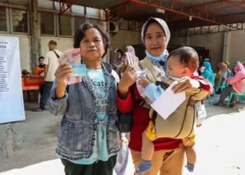 Siapa Saja Yang Berhak Menerima Bansos? Simak Penjelasannya Disini!