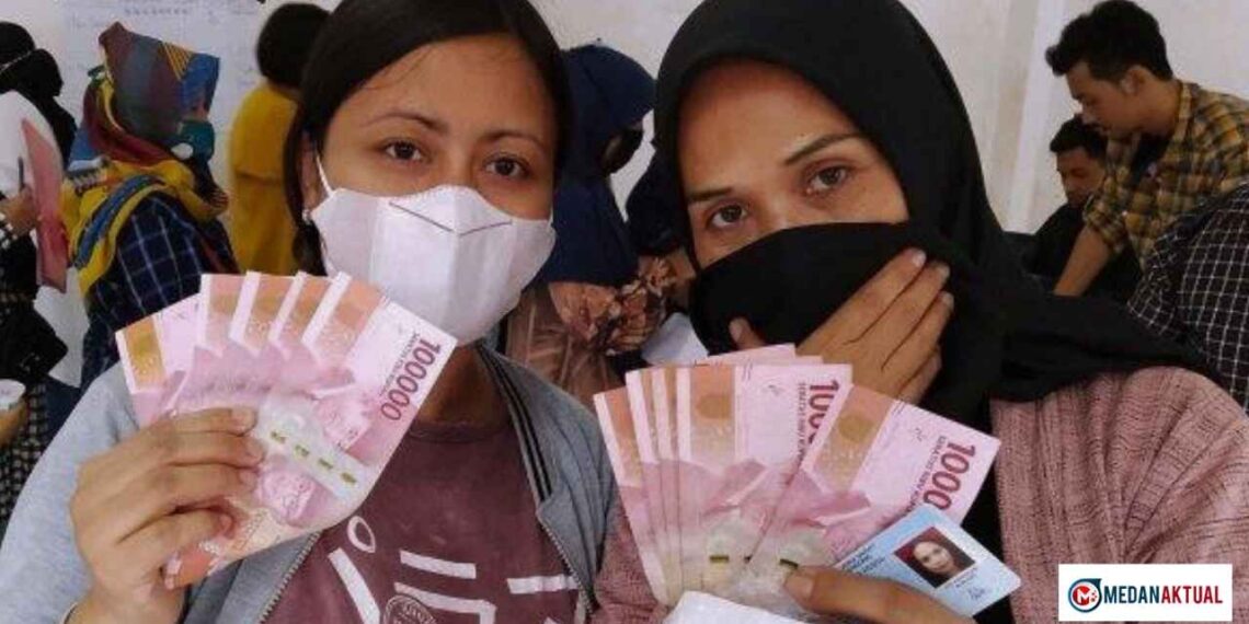 Daftar Bantuan Sosial Cair November 2025, Cek dengan NIK di HP Kamu