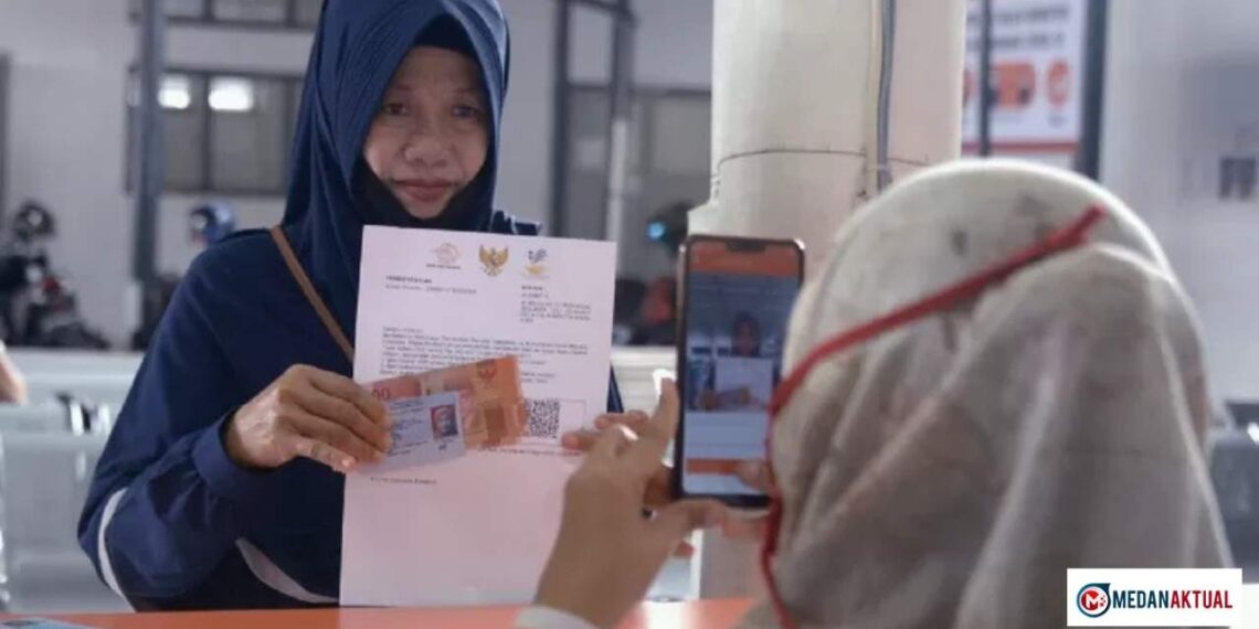 Penerima Bansos PKH, BPNT, dan BLT Sudah Cair? Cek di Sini Pakai NIK KTP Kamu!