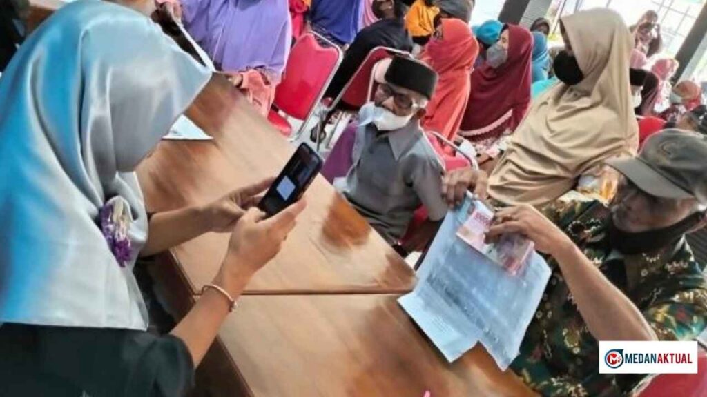 Bulan Ini Ada 5 Bansos Tambahan untuk KPM, Cek Nama Penerimanya