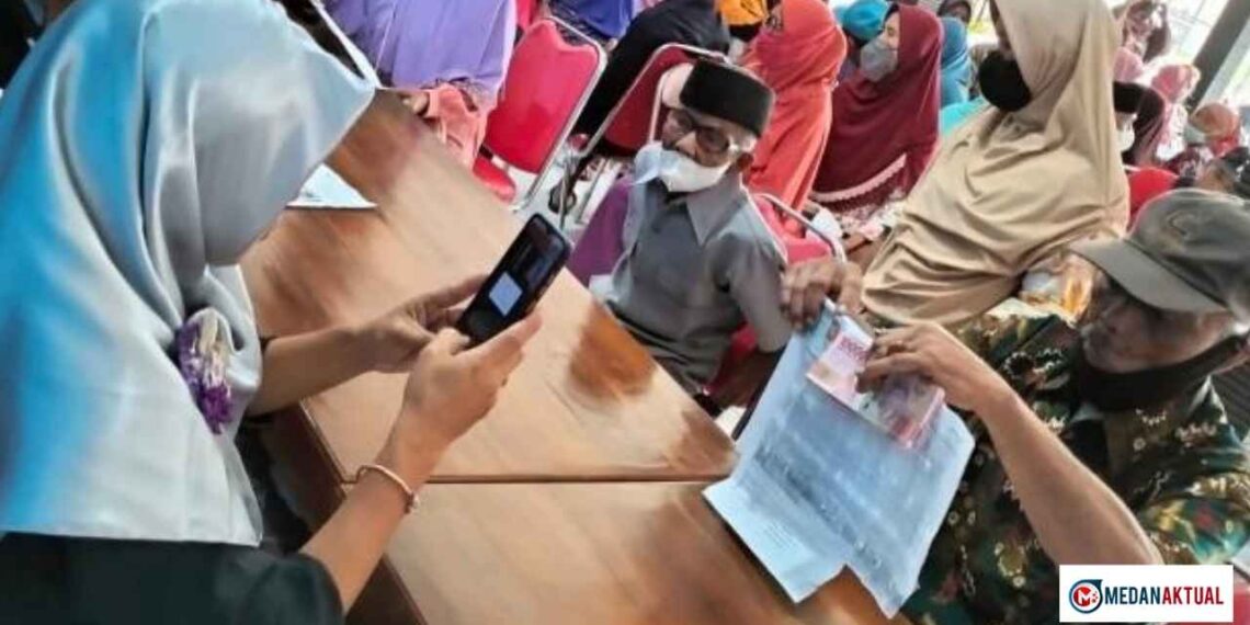 Bulan Ini Ada 5 Bansos Tambahan untuk KPM, Cek Nama Penerimanya