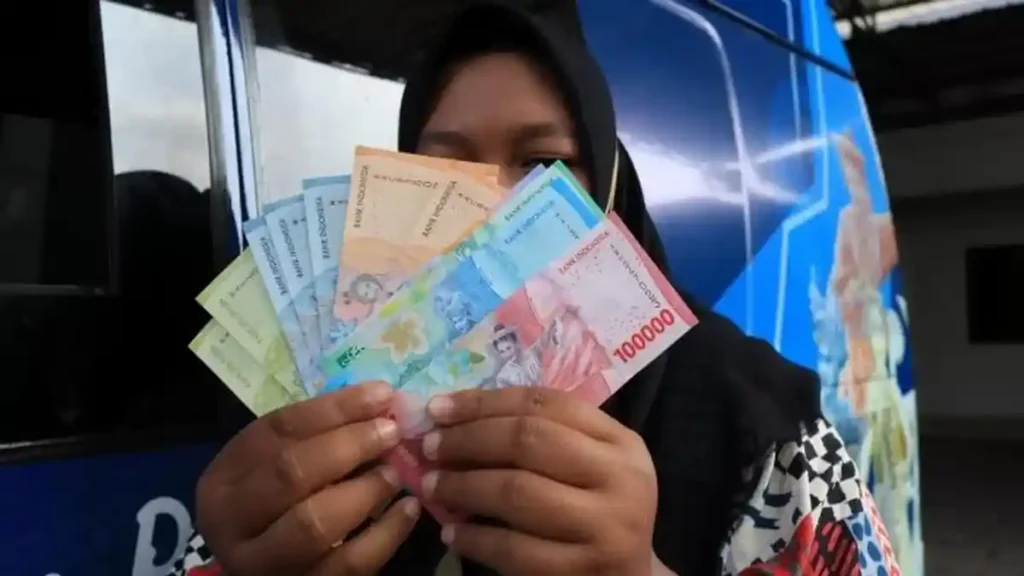Rp900 Ribu Bisa Masuk Rekeningmu! Begini Cara Cek BLT Kesra 2025