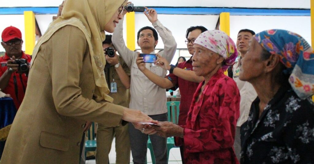Ini Ketentuan Penerima serta Mekanisme Pencairan PKH Lansia 2025