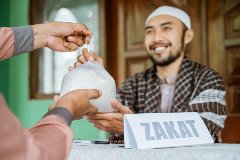 Bacaan Niat Zakat Fitrah Lengkap dengan Arti dan Terjemahannya