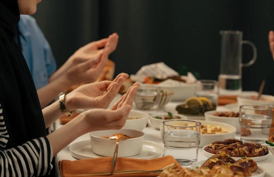 Jadwal Buka Puasa Jakarta 8 Maret 2026: Catat Jam Adzan Maghrib dan Imsak Hari Ini