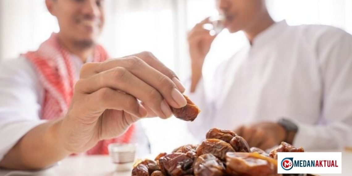 Buka Puasa Hari Ini 3 Maret 2026: Padang, Pekanbaru, Palembang